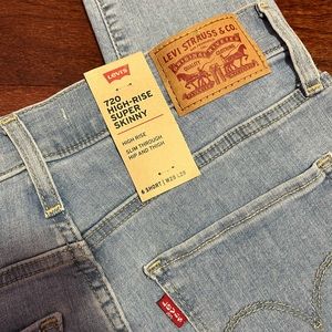 Levi’s 720 high-rise super skinny 6 short W28 L28 woman